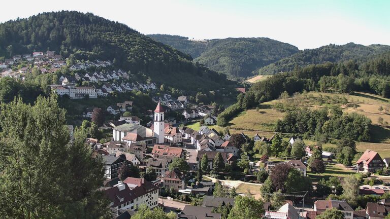 Dieses Bild zeigt eine Webcam-Aufnahme von Ottenhöfen, aufgenommen am Freitag, den 10.07.2026 um 08:40 Uhr