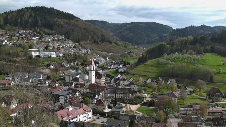 Dieses Bild zeigt eine Webcam-Aufnahme von Ottenhöfen, aufgenommen am Samstag, den 11.04.2026 um 16:40 Uhr