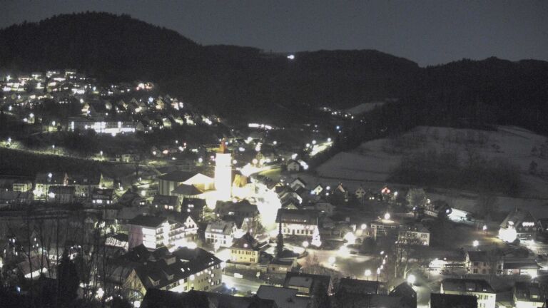 Dieses Bild zeigt eine Webcam-Aufnahme von Ottenhöfen, aufgenommen am Dienstag, den 30.12.2025 um 17:50 Uhr