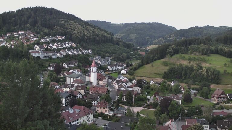 Dieses Bild zeigt eine Webcam-Aufnahme von Ottenhöfen, aufgenommen am Donnerstag, den 25.06.2026 um 05:00 Uhr
