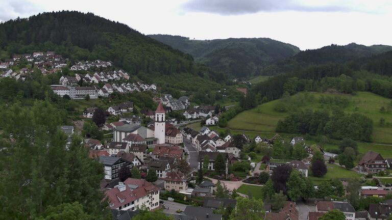 Dieses Bild zeigt eine Webcam-Aufnahme von Ottenhöfen, aufgenommen am Mittwoch, den 20.05.2026 um 14:00 Uhr