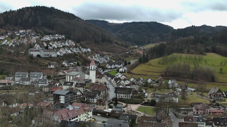 Dieses Bild zeigt eine Webcam-Aufnahme von Ottenhöfen, aufgenommen am Dienstag, den 17.02.2026 um 12:00 Uhr