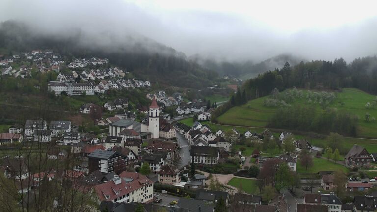 Dieses Bild zeigt eine Webcam-Aufnahme von Ottenhöfen, aufgenommen am Montag, den 13.04.2026 um 09:00 Uhr