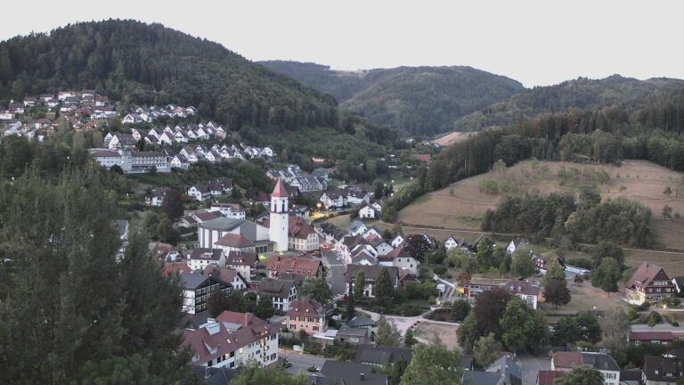 Dieses Bild zeigt eine Webcam-Aufnahme von Ottenhöfen, aufgenommen am Freitag, den 14.08.2026 um 05:50 Uhr