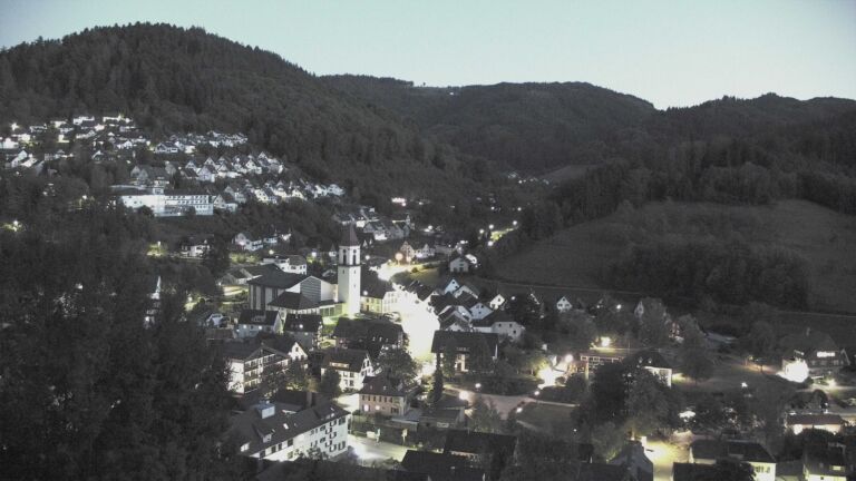 Dieses Bild zeigt eine Webcam-Aufnahme von Ottenhöfen, aufgenommen am Freitag, den 25.09.2026 um 20:00 Uhr