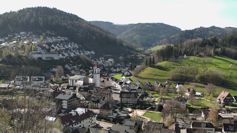 Dieses Bild zeigt eine Webcam-Aufnahme von Ottenhöfen, aufgenommen am Dienstag, den 07.04.2026 um 10:00 Uhr