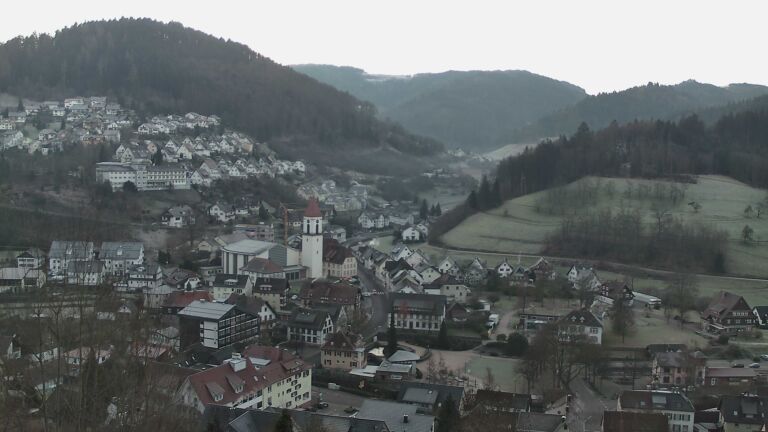 Dieses Bild zeigt eine Webcam-Aufnahme von Ottenhöfen, aufgenommen am Freitag, den 26.12.2025 um 08:50 Uhr