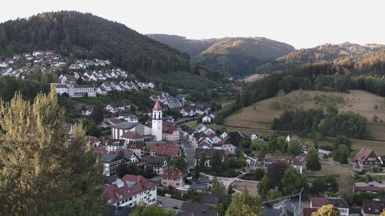 Dieses Bild zeigt eine Webcam-Aufnahme von Ottenhöfen, aufgenommen am Samstag, den 08.08.2026 um 07:10 Uhr