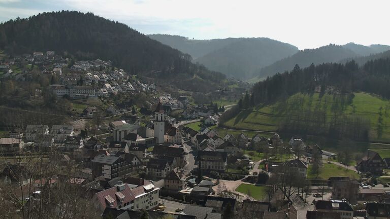 Dieses Bild zeigt eine Webcam-Aufnahme von Ottenhöfen, aufgenommen am Donnerstag, den 19.03.2026 um 13:00 Uhr