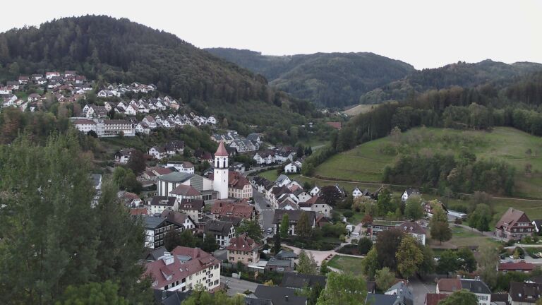 Dieses Bild zeigt eine Webcam-Aufnahme von Ottenhöfen, aufgenommen am Samstag, den 26.09.2026 um 07:10 Uhr