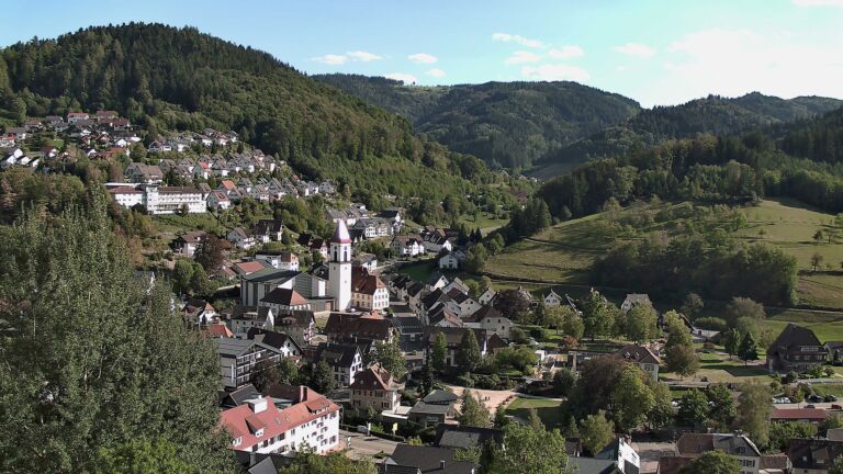 Dieses Bild zeigt eine Webcam-Aufnahme von Ottenhöfen, aufgenommen am Freitag, den 11.09.2026 um 16:50 Uhr