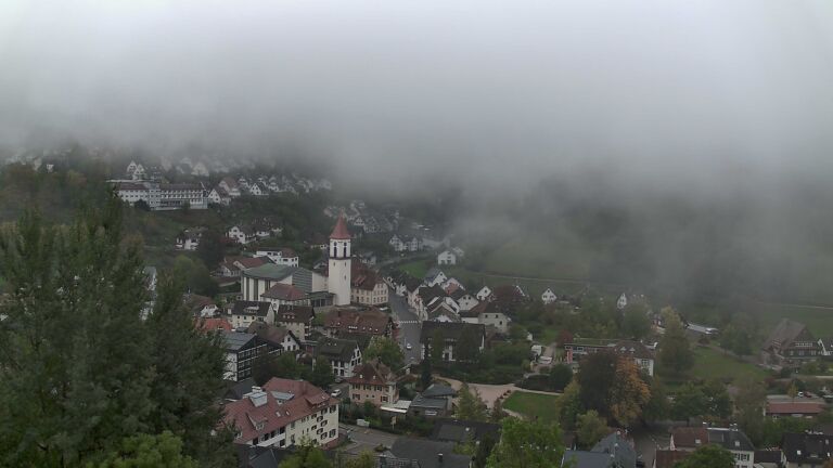 Dieses Bild zeigt eine Webcam-Aufnahme von Ottenhöfen, aufgenommen am Sonntag, den 18.10.2026 um 10:10 Uhr