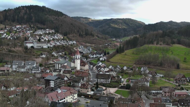 Dieses Bild zeigt eine Webcam-Aufnahme von Ottenhöfen, aufgenommen am Montag, den 16.03.2026 um 17:50 Uhr