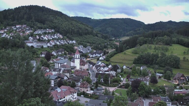 Dieses Bild zeigt eine Webcam-Aufnahme von Ottenhöfen, aufgenommen am Donnerstag, den 04.06.2026 um 21:30 Uhr