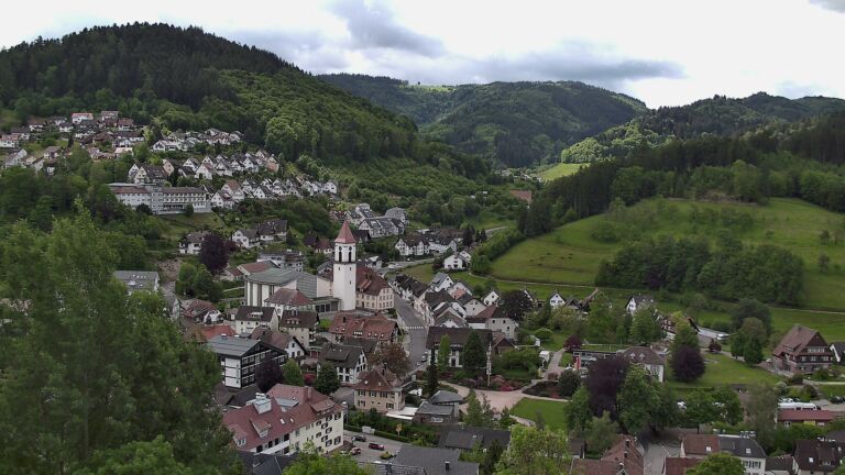 Dieses Bild zeigt eine Webcam-Aufnahme von Ottenhöfen, aufgenommen am Montag, den 18.05.2026 um 11:40 Uhr