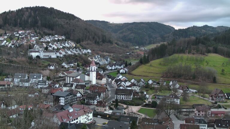 Dieses Bild zeigt eine Webcam-Aufnahme von Ottenhöfen, aufgenommen am Sonntag, den 01.03.2026 um 07:50 Uhr