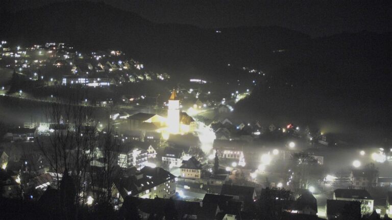 Dieses Bild zeigt eine Webcam-Aufnahme von Ottenhöfen, aufgenommen am Montag, den 15.12.2025 um 18:40 Uhr