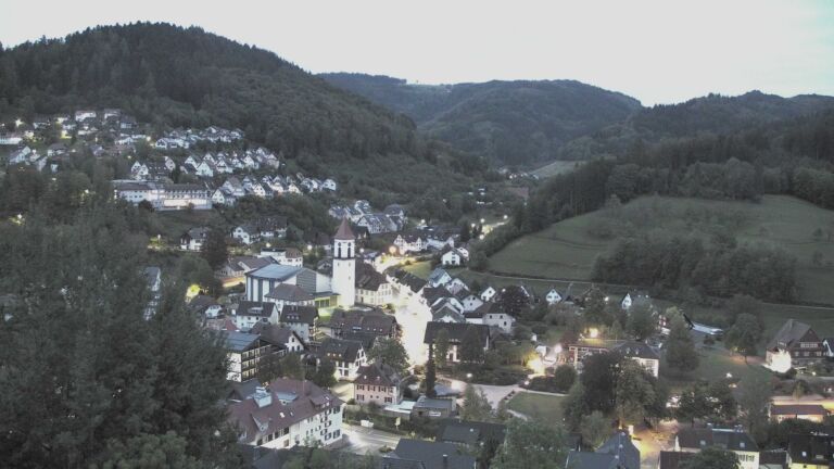Dieses Bild zeigt eine Webcam-Aufnahme von Ottenhöfen, aufgenommen am Sonntag, den 11.10.2026 um 07:10 Uhr