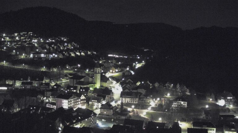 Dieses Bild zeigt eine Webcam-Aufnahme von Ottenhöfen, aufgenommen am Donnerstag, den 09.04.2026 um 21:30 Uhr