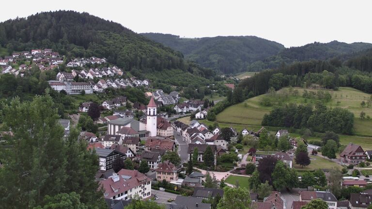 Dieses Bild zeigt eine Webcam-Aufnahme von Ottenhöfen, aufgenommen am Samstag, den 30.05.2026 um 06:00 Uhr