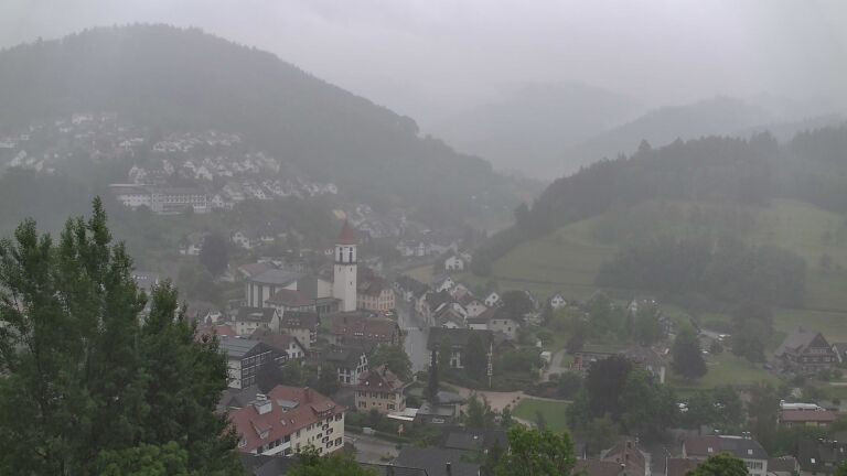 Dieses Bild zeigt eine Webcam-Aufnahme von Ottenhöfen, aufgenommen am Dienstag, den 02.06.2026 um 16:50 Uhr