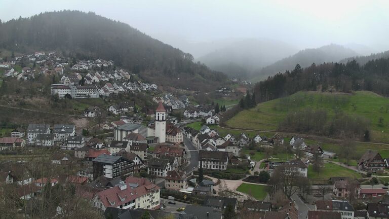 Dieses Bild zeigt eine Webcam-Aufnahme von Ottenhöfen, aufgenommen am Samstag, den 28.03.2026 um 14:10 Uhr