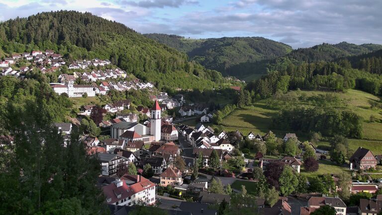 Dieses Bild zeigt eine Webcam-Aufnahme von Ottenhöfen, aufgenommen am Mittwoch, den 20.05.2026 um 19:40 Uhr
