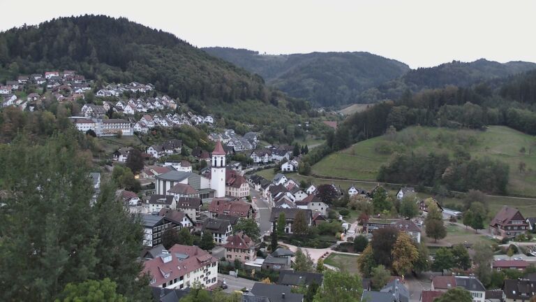 Dieses Bild zeigt eine Webcam-Aufnahme von Ottenhöfen, aufgenommen am Donnerstag, den 01.10.2026 um 07:30 Uhr