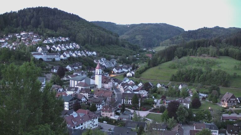 Dieses Bild zeigt eine Webcam-Aufnahme von Ottenhöfen, aufgenommen am Montag, den 04.05.2026 um 05:40 Uhr