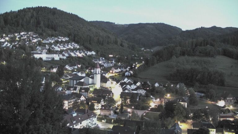Dieses Bild zeigt eine Webcam-Aufnahme von Ottenhöfen, aufgenommen am Freitag, den 18.09.2026 um 20:10 Uhr