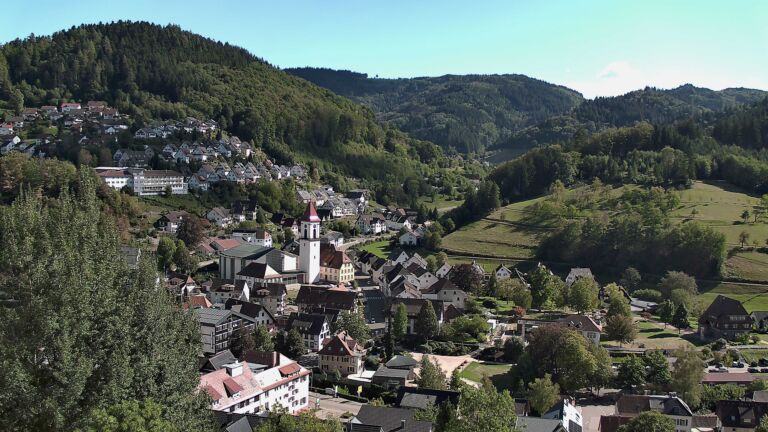 Dieses Bild zeigt eine Webcam-Aufnahme von Ottenhöfen, aufgenommen am Samstag, den 12.09.2026 um 15:50 Uhr