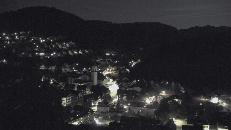 Dieses Bild zeigt eine Webcam-Aufnahme von Ottenhöfen, aufgenommen am Sonntag, den 23.08.2026 um 23:30 Uhr