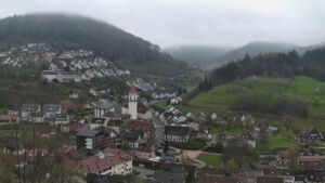 Dieses Bild zeigt eine Webcam-Aufnahme von Ottenhöfen, aufgenommen am Freitag, den 10.04.2026 um 09:30 Uhr