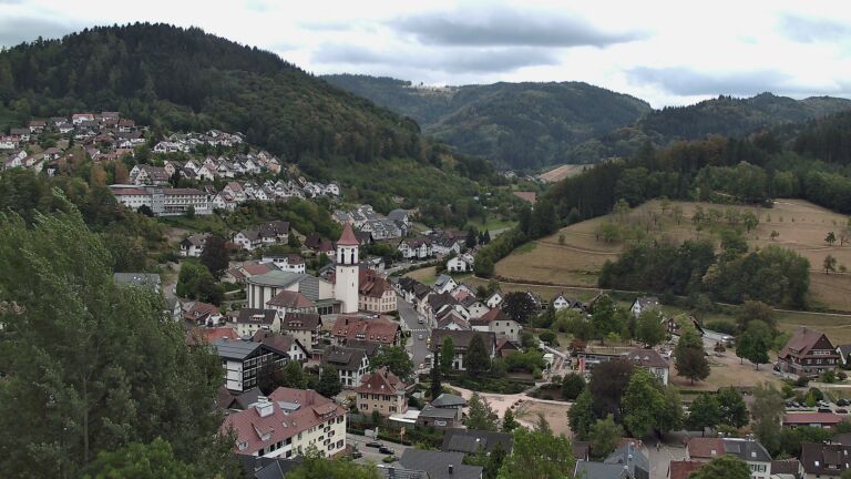 Dieses Bild zeigt eine Webcam-Aufnahme von Ottenhöfen, aufgenommen am Dienstag, den 18.08.2026 um 10:40 Uhr