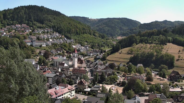 Dieses Bild zeigt eine Webcam-Aufnahme von Ottenhöfen, aufgenommen am Donnerstag, den 13.08.2026 um 15:10 Uhr