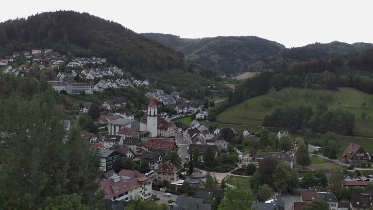 Dieses Bild zeigt eine Webcam-Aufnahme von Ottenhöfen, aufgenommen am Freitag, den 18.09.2026 um 08:50 Uhr