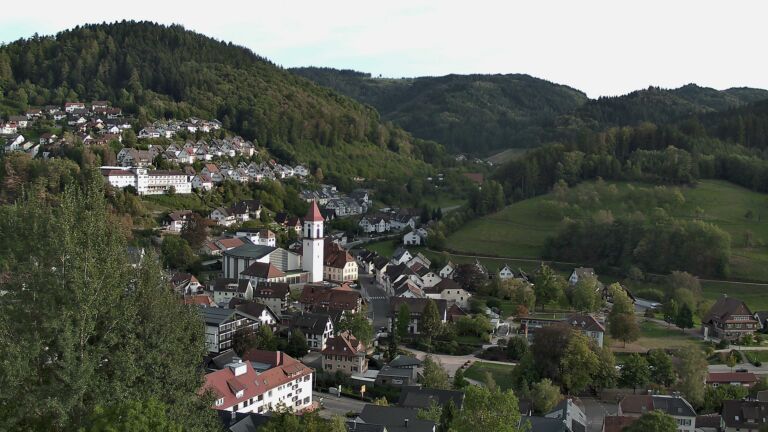 Dieses Bild zeigt eine Webcam-Aufnahme von Ottenhöfen, aufgenommen am Montag, den 21.09.2026 um 18:20 Uhr