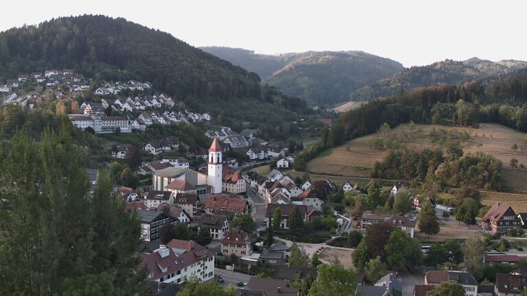 Dieses Bild zeigt eine Webcam-Aufnahme von Ottenhöfen, aufgenommen am Dienstag, den 18.08.2026 um 07:40 Uhr