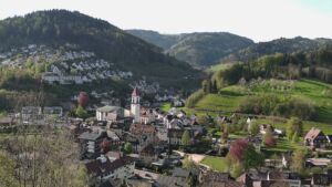 Dieses Bild zeigt eine Webcam-Aufnahme von Ottenhöfen, aufgenommen am Samstag, den 18.04.2026 um 09:10 Uhr