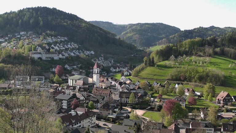 Dieses Bild zeigt eine Webcam-Aufnahme von Ottenhöfen, aufgenommen am Samstag, den 18.04.2026 um 09:10 Uhr