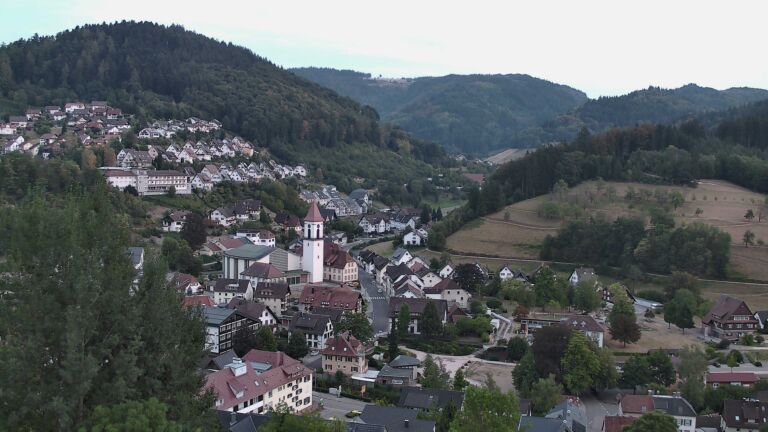 Dieses Bild zeigt eine Webcam-Aufnahme von Ottenhöfen, aufgenommen am Sonntag, den 16.08.2026 um 20:30 Uhr