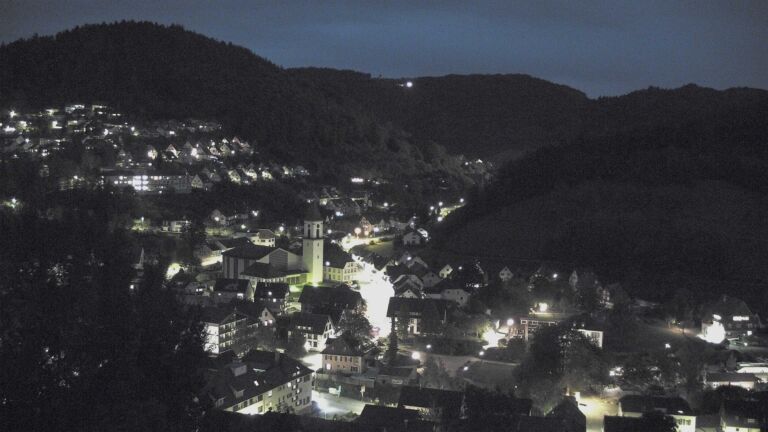 Dieses Bild zeigt eine Webcam-Aufnahme von Ottenhöfen, aufgenommen am Mittwoch, den 07.10.2026 um 19:30 Uhr