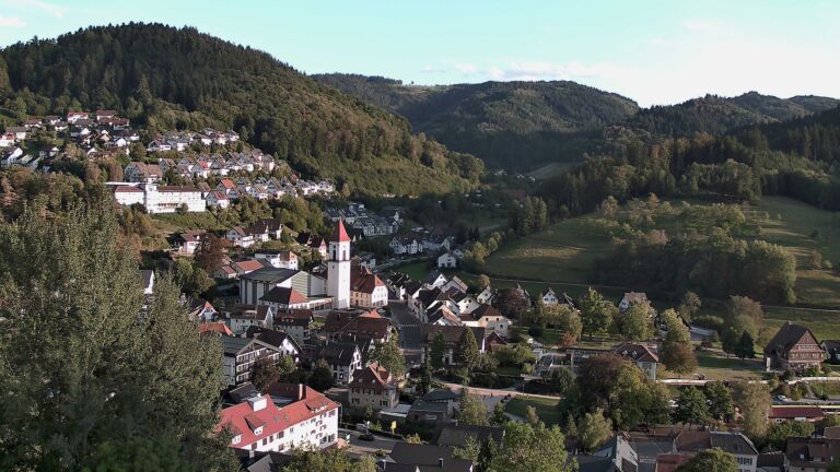 Dieses Bild zeigt eine Webcam-Aufnahme von Ottenhöfen, aufgenommen am Freitag, den 11.09.2026 um 18:40 Uhr