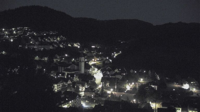 Dieses Bild zeigt eine Webcam-Aufnahme von Ottenhöfen, aufgenommen am Samstag, den 04.07.2026 um 23:00 Uhr