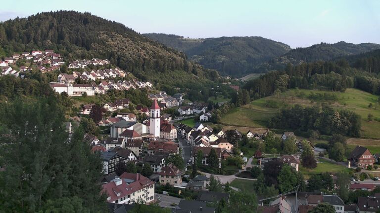 Dieses Bild zeigt eine Webcam-Aufnahme von Ottenhöfen, aufgenommen am Samstag, den 27.06.2026 um 20:30 Uhr