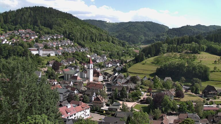 Dieses Bild zeigt eine Webcam-Aufnahme von Ottenhöfen, aufgenommen am Mittwoch, den 27.05.2026 um 16:30 Uhr