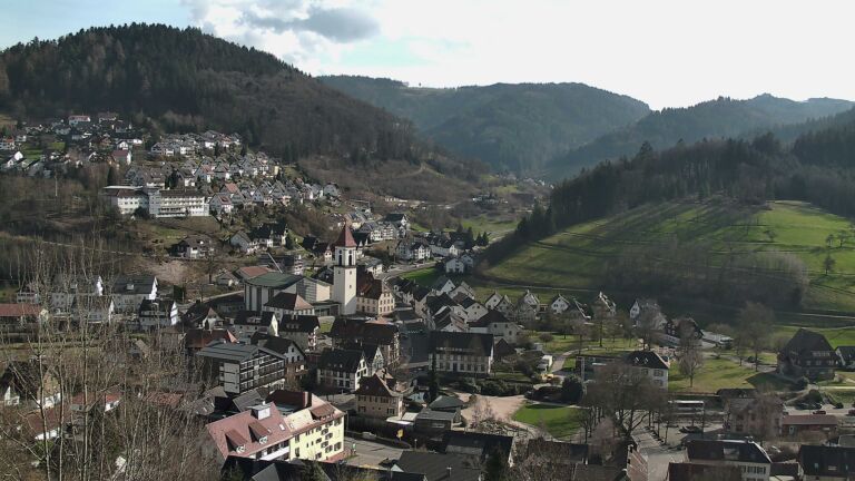 Dieses Bild zeigt eine Webcam-Aufnahme von Ottenhöfen, aufgenommen am Dienstag, den 03.03.2026 um 15:00 Uhr