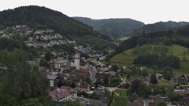 Dieses Bild zeigt eine Webcam-Aufnahme von Ottenhöfen, aufgenommen am Sonntag, den 31.05.2026 um 14:20 Uhr