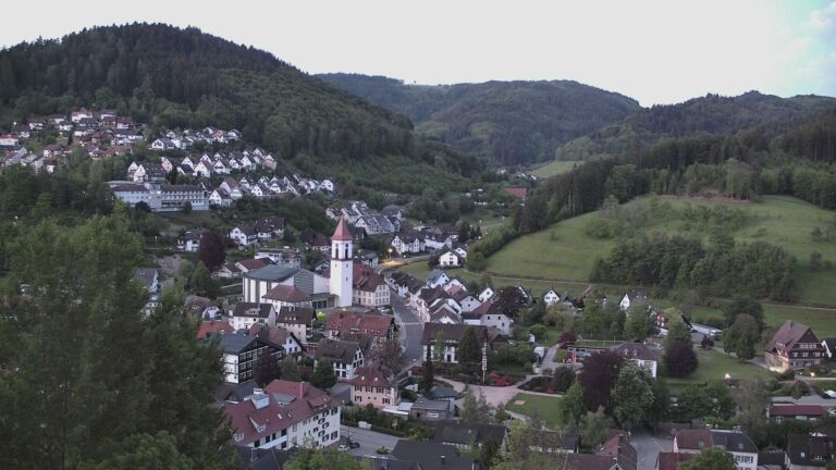 Dieses Bild zeigt eine Webcam-Aufnahme von Ottenhöfen, aufgenommen am Samstag, den 09.05.2026 um 05:30 Uhr