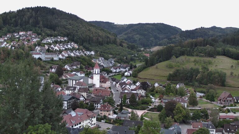 Dieses Bild zeigt eine Webcam-Aufnahme von Ottenhöfen, aufgenommen am Samstag, den 12.09.2026 um 07:10 Uhr